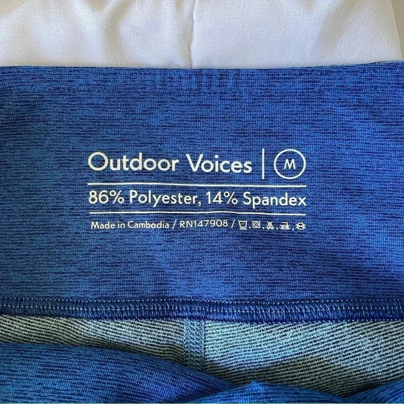 NWOT Outdoor voices two tone warm up cropped capri leggings M - Picture 3 of 3